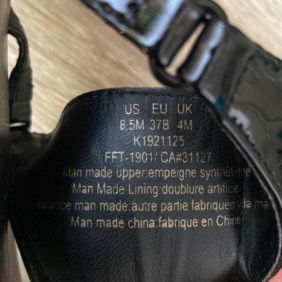 DNKY Donna Karan New York black thong summer Sandler Women’s size 6.5 M unworn - Picture 8 of 8